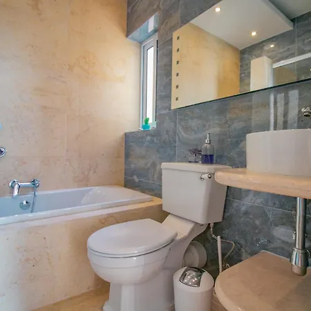 Sea View Penthouse *