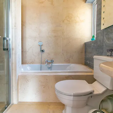Sea View Penthouse 마르사스칼라
