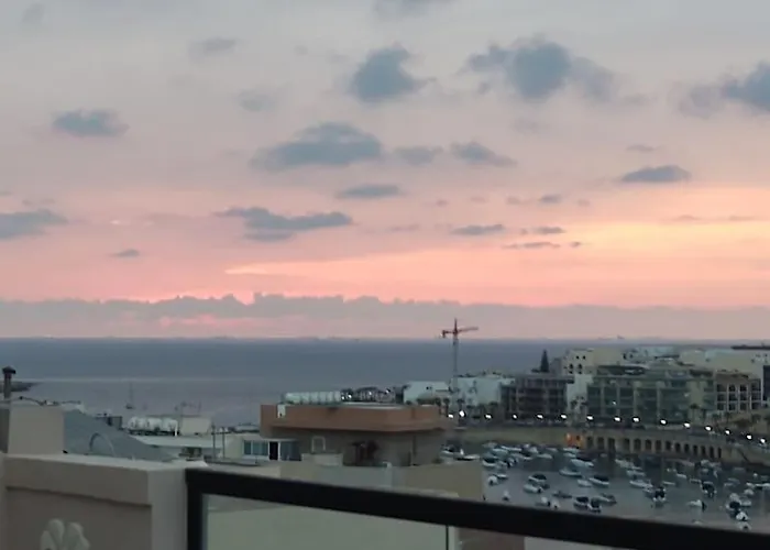 Sea View Penthouse Apartament